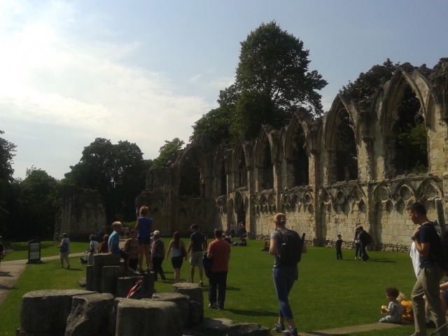 Museum Gardens - jardim botânico e ruínas da antigaAbadia de Santa Maria