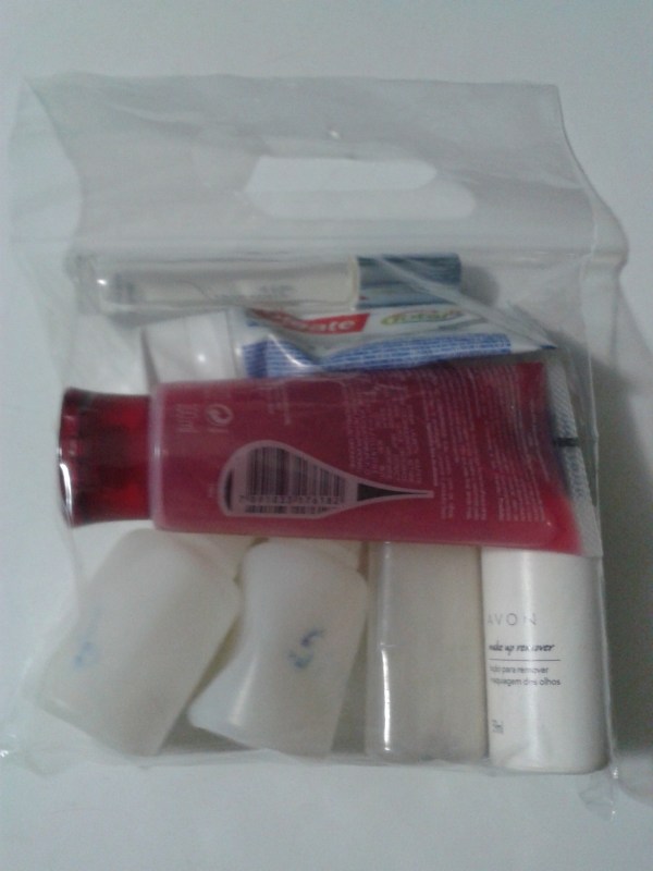 Bolsinha com líquidos para o raio-X dos aeroportos