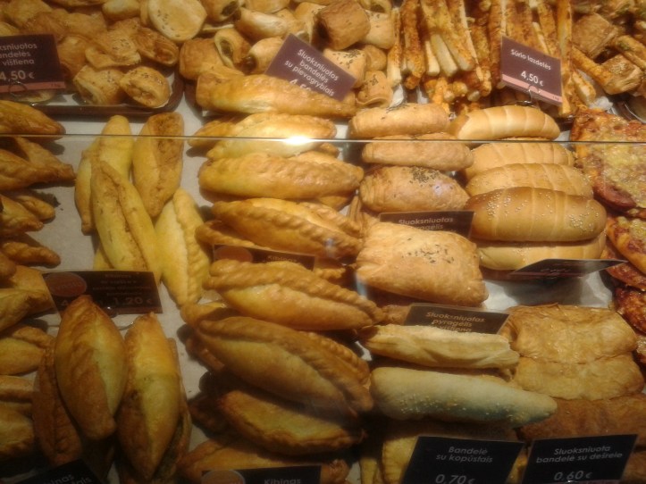 Kibinas e demais salgados no "mercadão" (Halés Market)