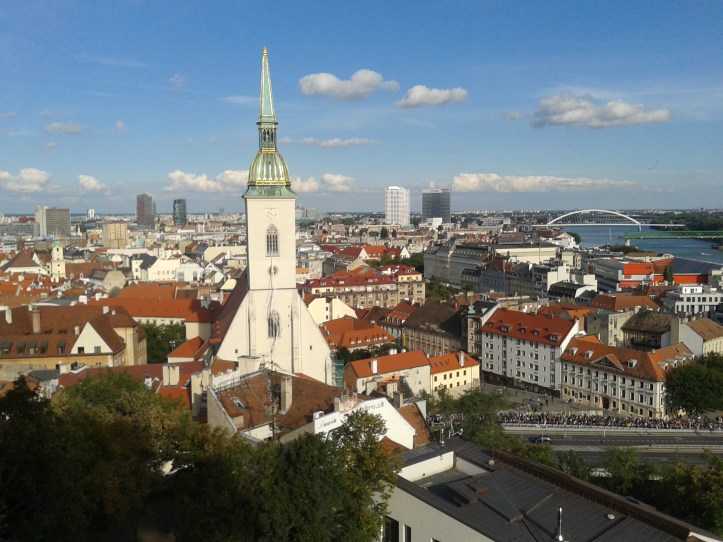 Bratislava vista do alto, destacando a Catedral