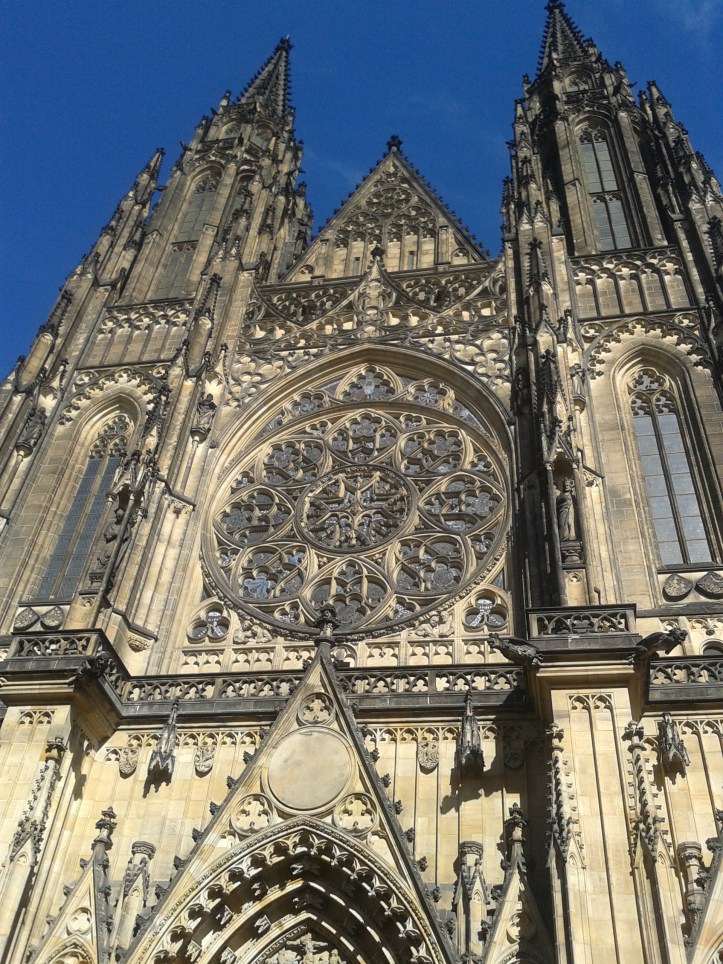 Fachada principal da Catedral de Praga