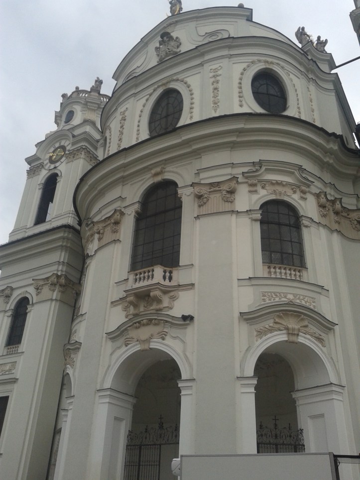 Kollegienkirche por fora