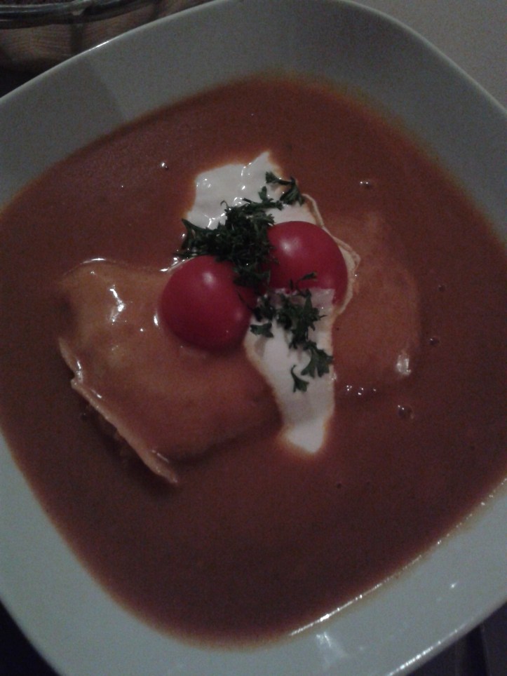 Panqueca de frango com sour cream no restaurante Prasna Basta