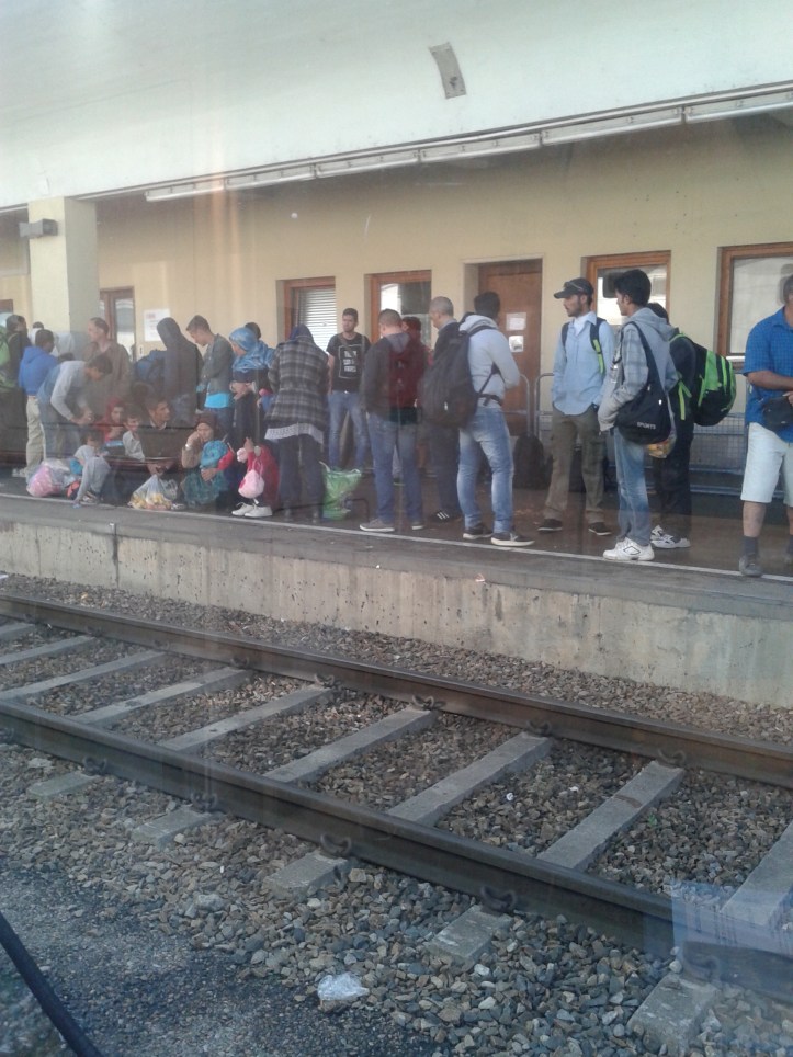 Refugiados na estação de trem