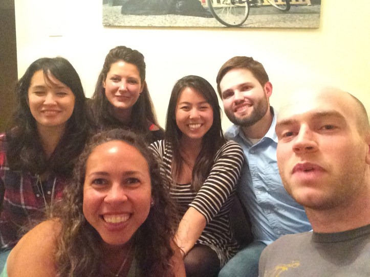 Galera reunida no apartamento para a minha despedida