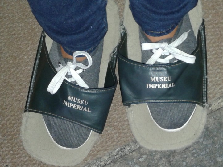 Pantufas obrigatórias no Museu Imperial de Petrópolis