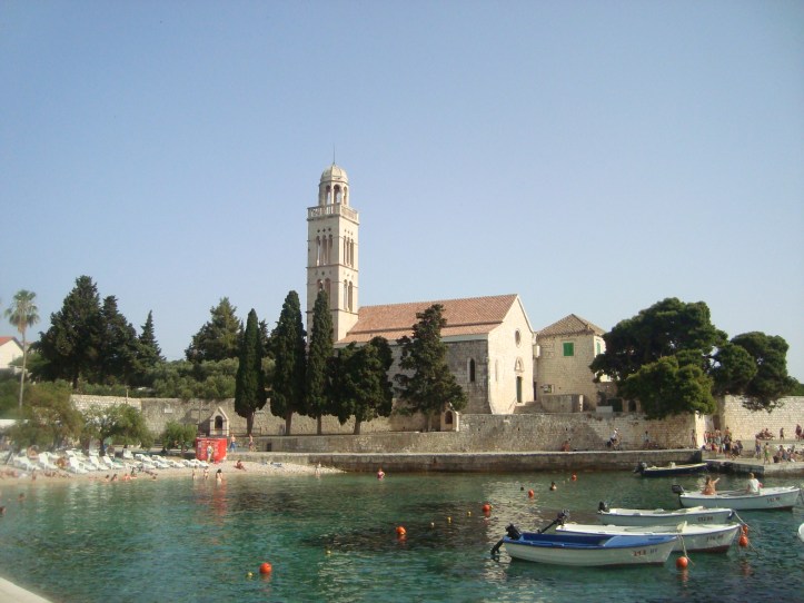 Praia urbana em Hvar