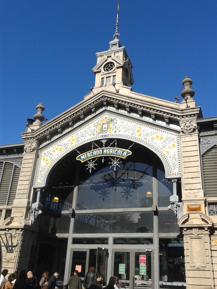 Acesso principal ao Mercado Agrícola de Montevidéu (MAM)
