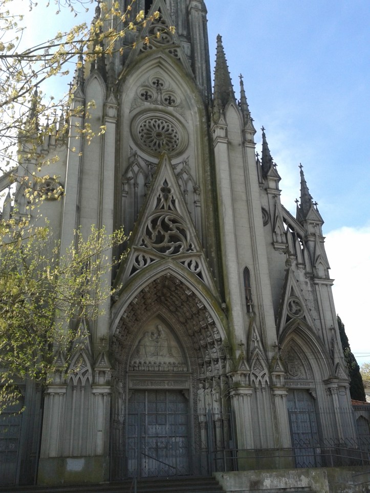 Fachada principal da Igreja das Carmelitas