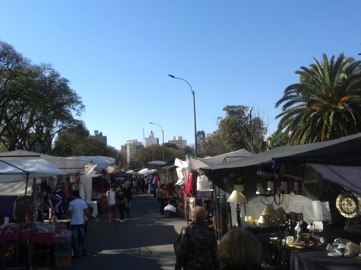 Feira de domingo no Parque Rodó