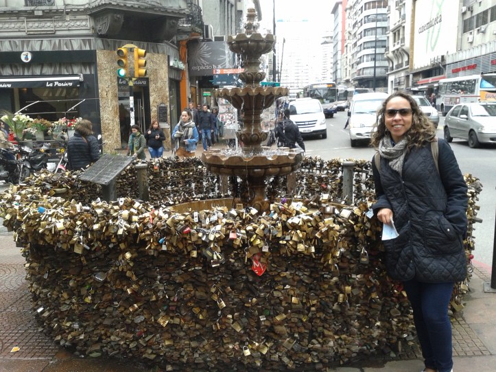 Fonte dos cadeados, onde os casais colocam cadeados para tornar seus relacionamentos mais fortes