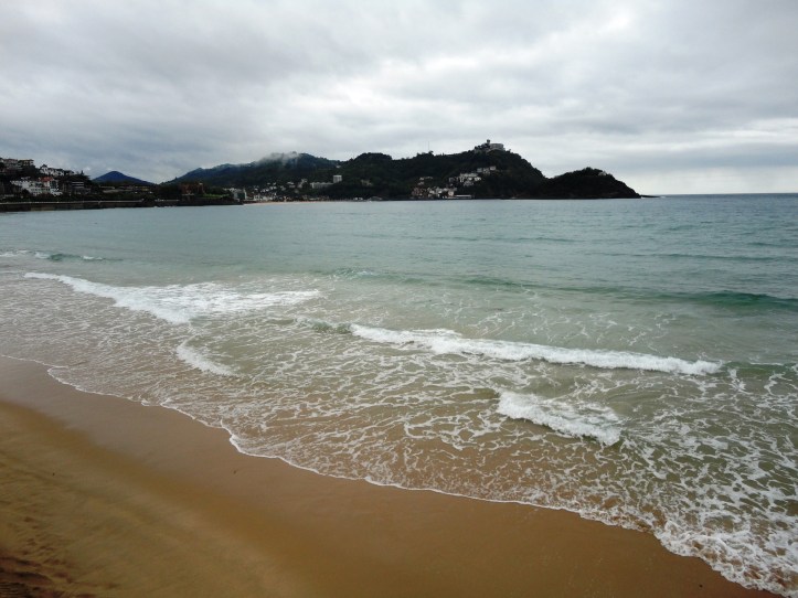 Playa La Concha com o Monte Igueldo ao fundo