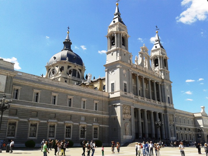 Fachada Catedral de Almudena