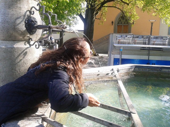 Uma das centenas de fontes com água potável