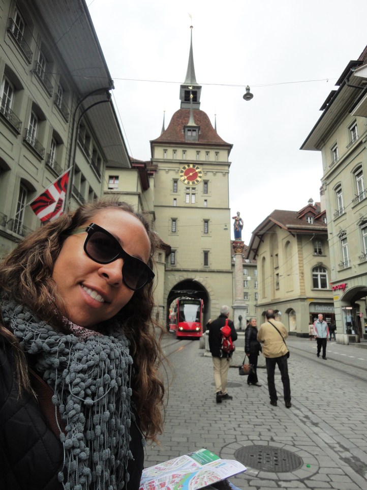 "Tram " passando pela Torre da Prisão