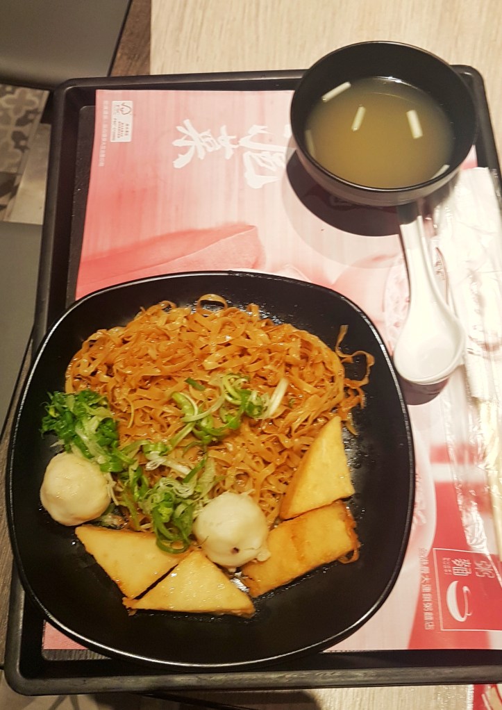 32-Noodle com bolo e bolinhos de choco-01