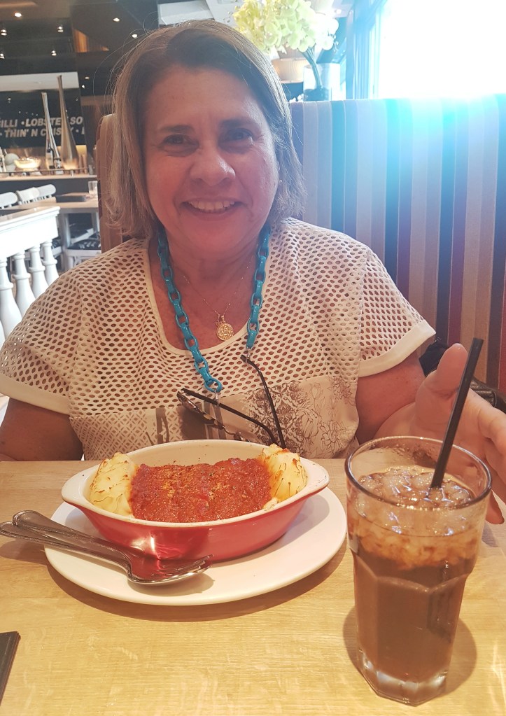 17- Mainha e sua lasanha da Pizza Hut